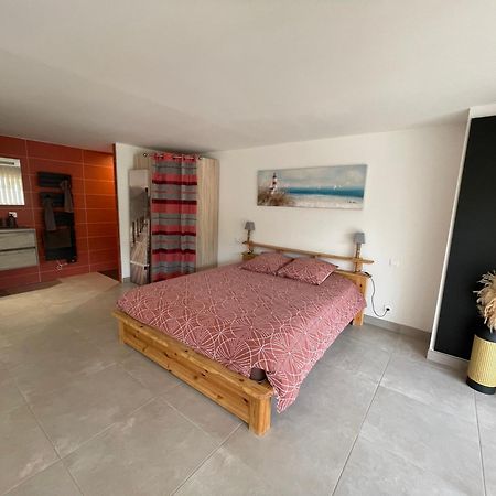 Studio 40M2 Avec Terrasse Le Mas De Lauriane Saintes-Maries-de-la-Mer Exteriör bild