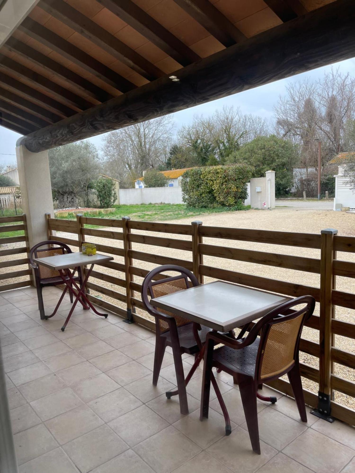 Studio 40M2 Avec Terrasse Le Mas De Lauriane Saintes-Maries-de-la-Mer Exteriör bild
