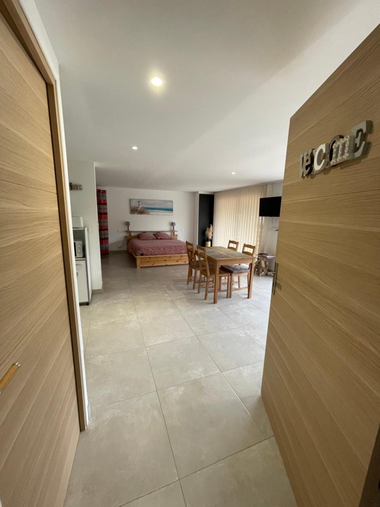 Studio 40M2 Avec Terrasse Le Mas De Lauriane Saintes-Maries-de-la-Mer Exteriör bild